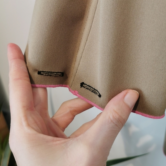 NEW with tags Ubu reversible rain jacket black and neutral with pink accents - Picture 10 of 16